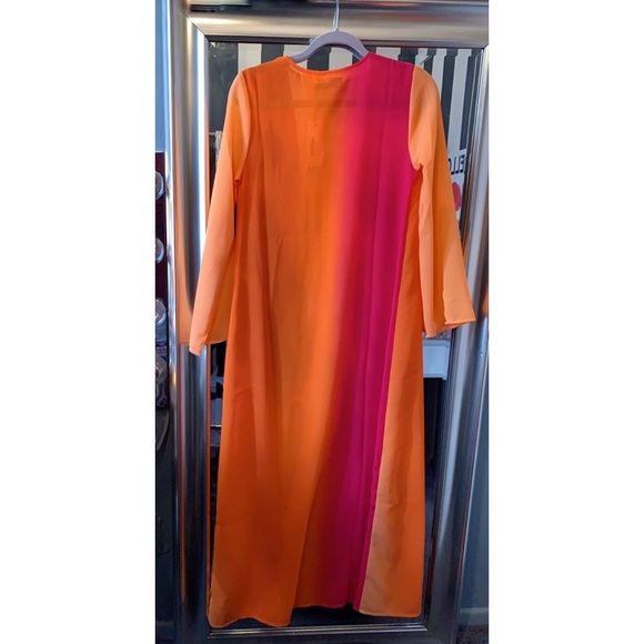CLOSET CLEAR OUT SALE - Cover up - Picture 2 of 2
